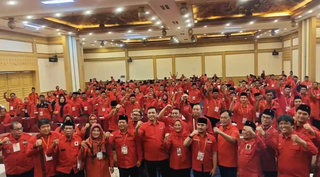 Ade Kuswara Kunang resmi terpilih sebagai Ketua Dewan Pimpinan Cabang (DPC) Partai Demokrasi Indonesia Perjuangan (PDI Perjuangan) Kabupaten Bekasi untuk periode 2025–2030.