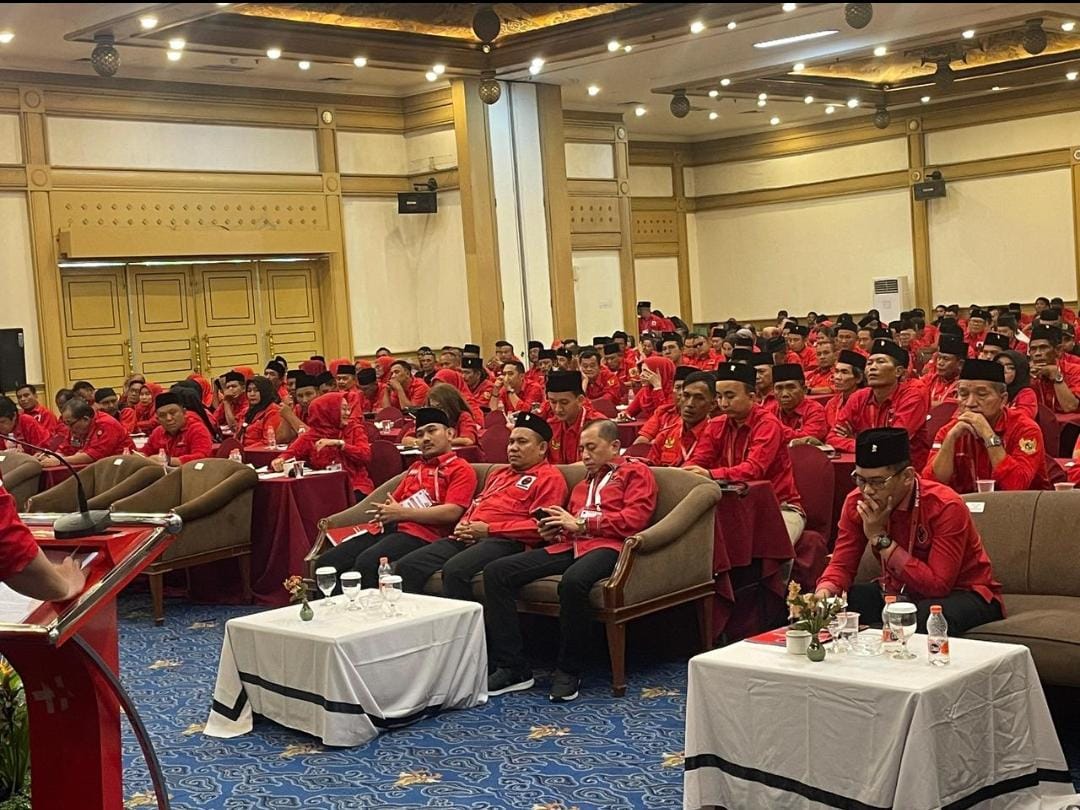 Ade Kuswara Kunang resmi terpilih sebagai Ketua Dewan Pimpinan Cabang (DPC) Partai Demokrasi Indonesia Perjuangan (PDI Perjuangan) Kabupaten Bekasi untuk periode 2025–2030.
