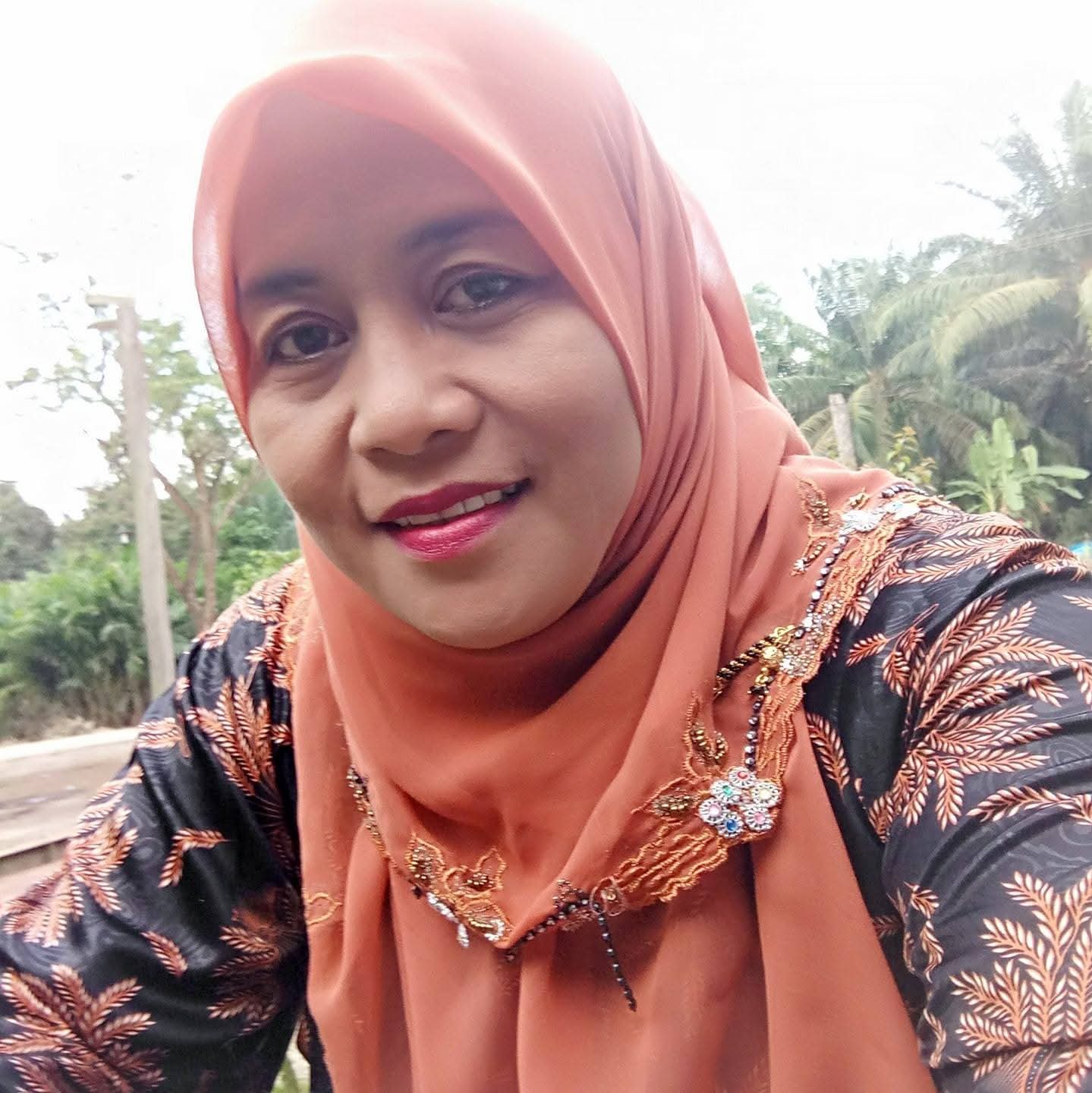 Sekolah Dasar Negeri (SDN) 005 Sungai Segajah Makmur mendapat perhatian serius dari publik terkait dugaan kejanggalan dalam pengelolaan Dana BOS pada periode 2023 hingga 2025.