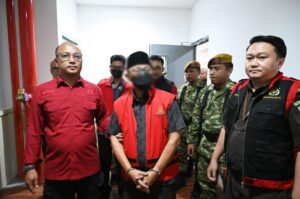 Kejati Jabar Lakukan Penahanan Para Tersangka Dugaan Tunjangan Perumahan Dan Tunjangan Transportasi Bagi Pimpinan Dan Anggota DPRD Kabupaten Indramayu Tahun Anggaran 2022 – 2025