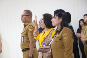 Gubernur NTT Resmi Melantik Flouri Rita Wisan Sebagai Komisaris Independen Bank NTT